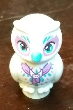 2016-11-15-book-fair-owl